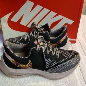 Nike Zoom Winflo Running Shoes